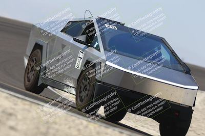 media/Nov-08-2025-Speed Ventures (Sat) [[1c7a6332f5]]/TC B/Session 2 (Turn 2)/